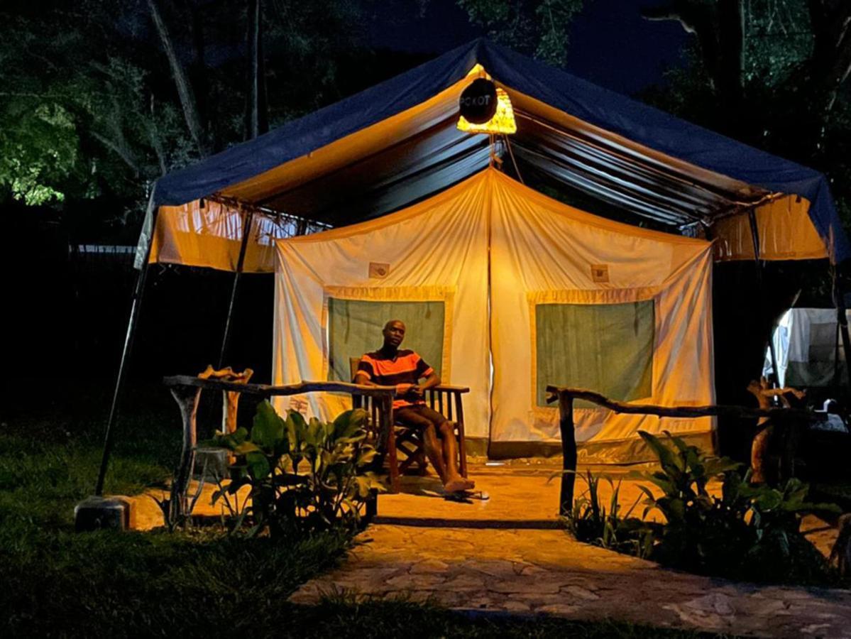 Kara-Tunga Safari Camp Bed & Breakfast Moroto Eksteriør bilde